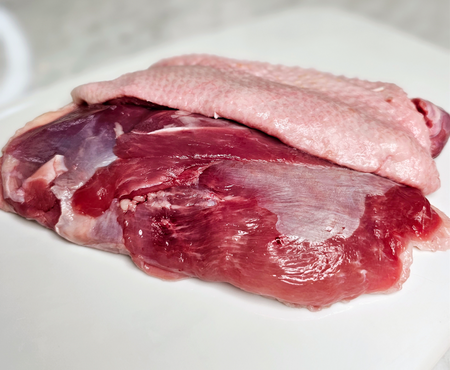 Filet z kaczki z Lipowego Wzgórza op ok 700g ( 2 filety)