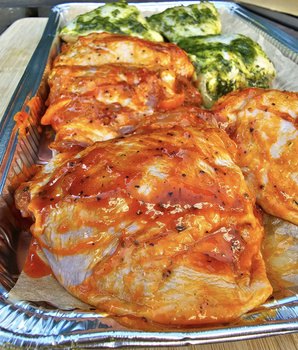 Udziec z kurczak w marynacie paprykowej na grilla