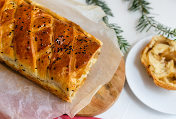 Kulebiak z sumem, kapustą kiszoną i gzrybami leśnymi