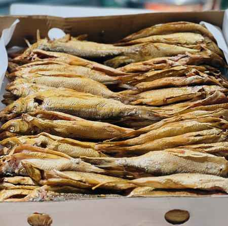 Sielawa Mazurska wędzona na ciepło, tradycyjne wędzenie drewnem olchowym