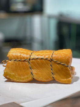 Jesiotr syberyjski wędzony na ciepło