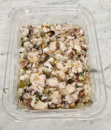 Tatar klasyczny ze śledzia litewskiego i grzybkami w occie op 500g