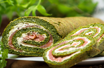 Rolada z łososia wędzonego ze szpinakiem op 400g