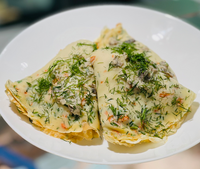 Naleśniki warzywne z pieczonym sumem