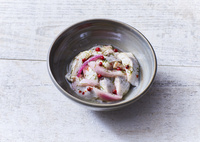 Sałatka śledziowa z czerwonym pieprzem -Pikante Finnische Heringshappen 